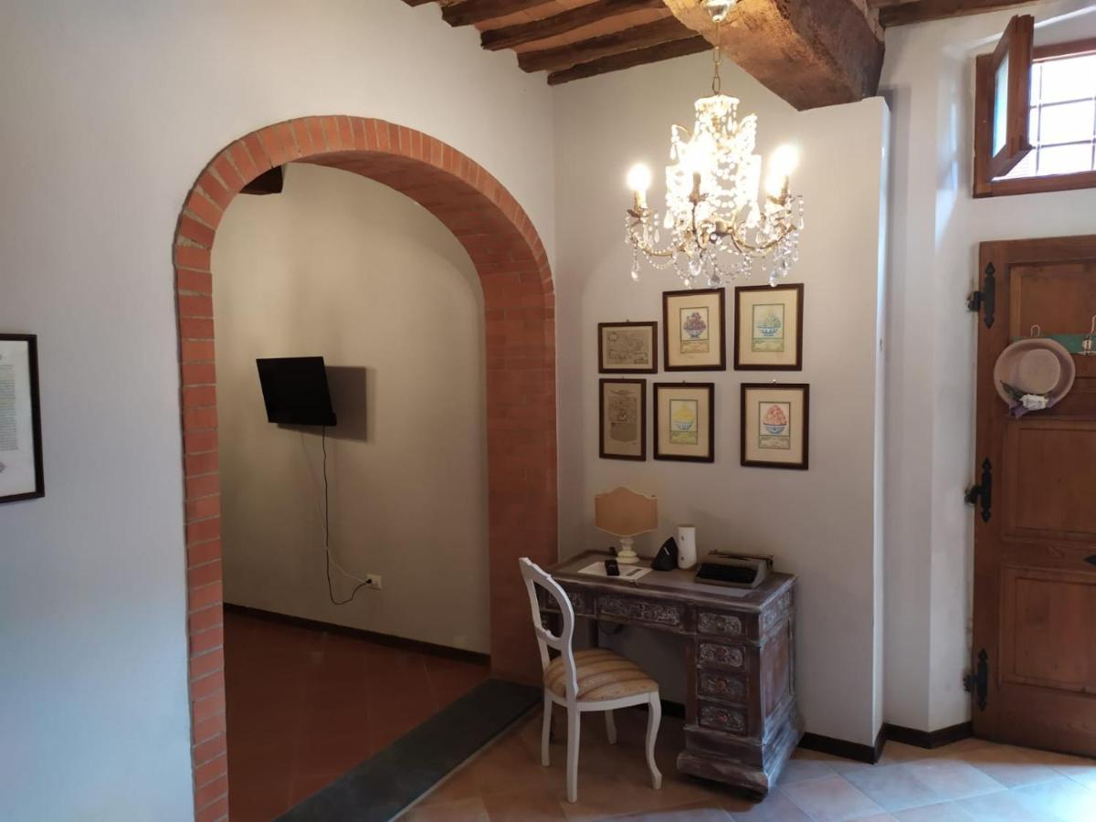 Borgo Antico Lari Exterior photo